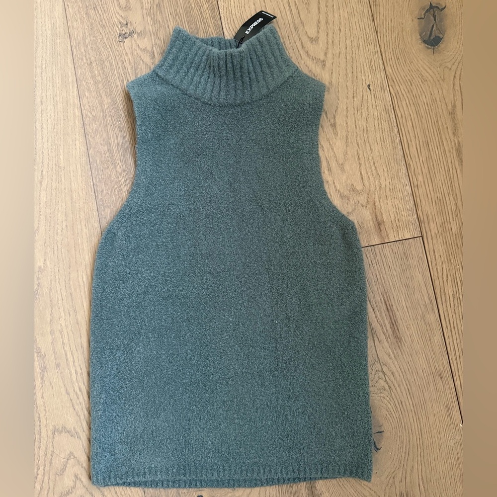 NWT Express Sleeveless Turtleneck Sweater - Gray